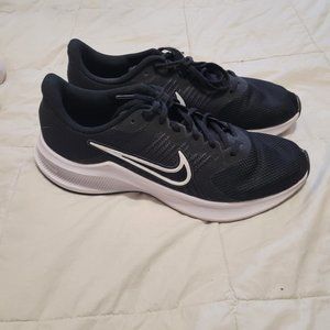 Nike Men's Downshifter 11 Running Shoes